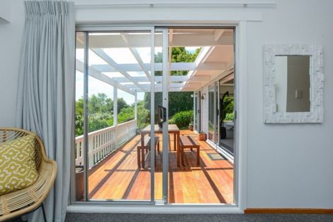 Photo of property in 11 Busby Hill, Havelock North, 4130