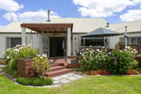 Photo of property in 2 Vaucluse Drive, Nukuhau, Taupo, 3330