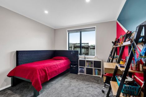 Photo of property in 25b Dolphin Parade, Bell Block, New Plymouth, 4312