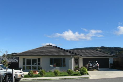 Photo of property in 134 Kirton Drive, Riverstone Terraces, Upper Hutt, 5018