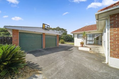 Photo of property in 13 Birdwood Avenue, Papatoetoe, Auckland, 2025