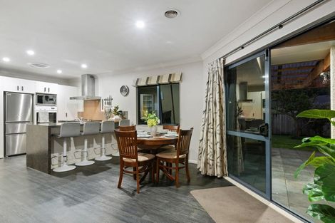 Photo of property in 6 Caulfield Place, Pukehangi, Rotorua, 3015