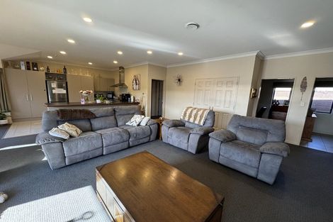 Photo of property in 6a Neeve Place, Taradale, Napier, 4112