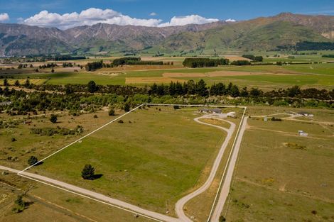 Photo of property in 136 Te Awa Road, Albert Town, Wanaka, 9382