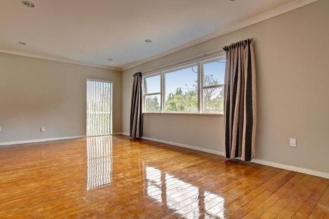 Photo of property in 610 East Coast Road, Pinehill, Auckland, 0630