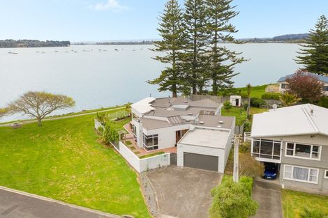 Photo of property in 18 Beach Grove, Omokoroa, 3114