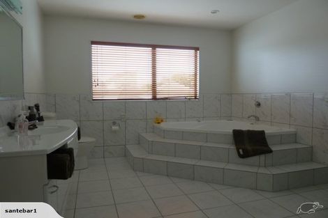 Photo of property in 30 Molyneux Close, Whitby, Porirua, 5024