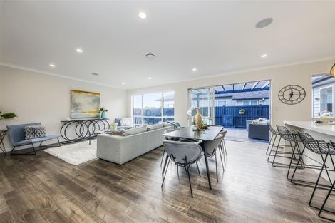 Photo of property in 18 Paso Fino Crescent, Karaka, Papakura, 2113