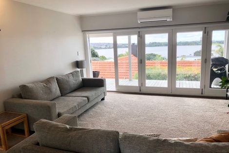 Photo of property in 1/29 Pupuke Road, Takapuna, Auckland, 0622