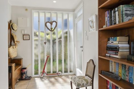 Photo of property in 8 Simla Crescent, Khandallah, Wellington, 6035