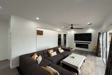 Photo of property in 9 Iona Place, Papakowhai, Porirua, 5024