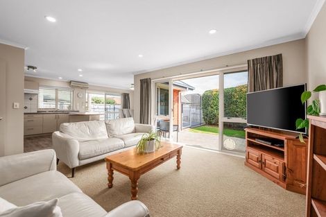 Photo of property in 63 Waiwherowhero Drive, St Andrews, Hamilton, 3200