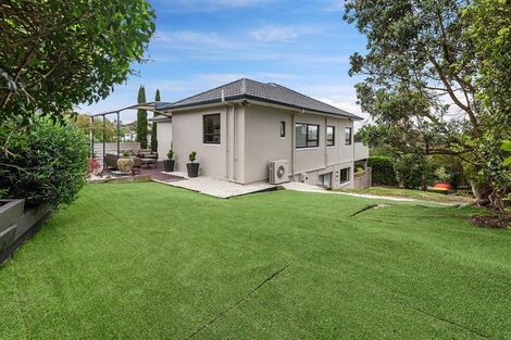 Photo of property in 1/884 Beach Road, Waiake, Auckland, 0630