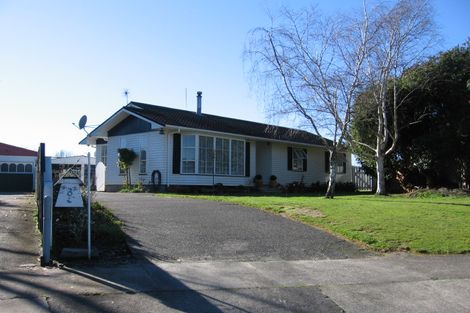 Photo of property in 8 Alma Place, Milson, Palmerston North, 4414