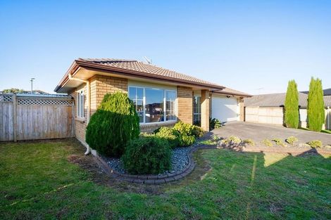 Photo of property in 18 Villino Place, Randwick Park, Auckland, 2105