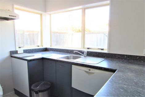 Photo of property in Miramar Villas, 5/3 Byron Street, Miramar, Wellington, 6022