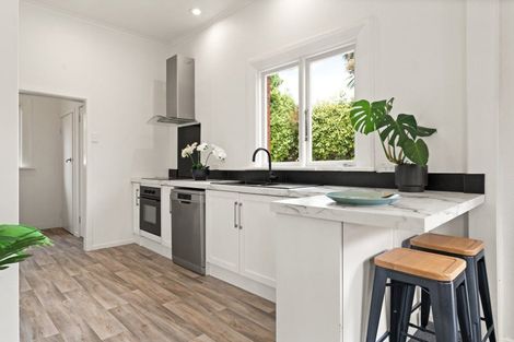 Photo of property in 33 Beach Street, Saint Clair, Dunedin, 9012