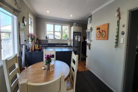 Photo of property in 19 Selwyn Crescent, College Estate, Whanganui, 4500