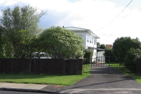 Photo of property in 14 Totara Road, Te Atatu Peninsula, Auckland, 0610
