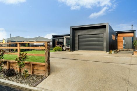 Photo of property in 10 Okahau Terrace, Warrington, 9471