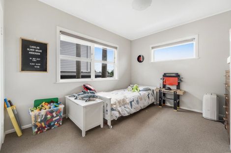Photo of property in 11 Swan Crescent, Pakuranga, Auckland, 2010