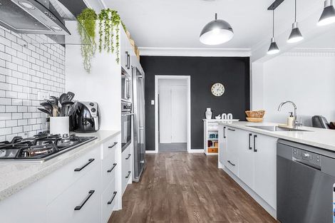 Photo of property in 12 Walsh Street, Forest Lake, Hamilton, 3200