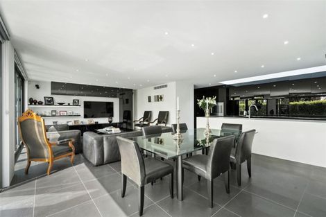 Photo of property in 116 Aikmans Road, Merivale, Christchurch, 8014