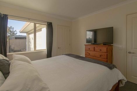 Photo of property in 52 Neeve Road, Taradale, Napier, 4112