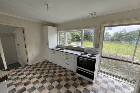 Photo of property in 8 Mahoe Street, Otaki Beach, Otaki, 5512