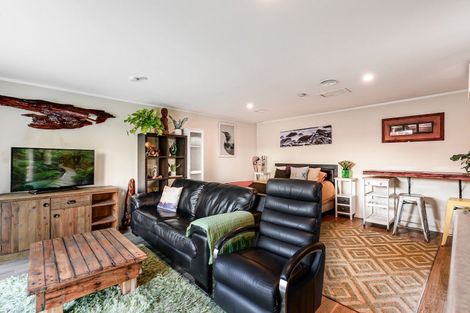 Photo of property in 2 Point Street, Raglan, 3225