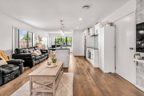 Photo of property in 17 Kotuku Crescent, Takanini, 2112