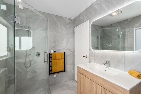 Photo of property in 6c Archers Road, Glenfield, Auckland, 0629