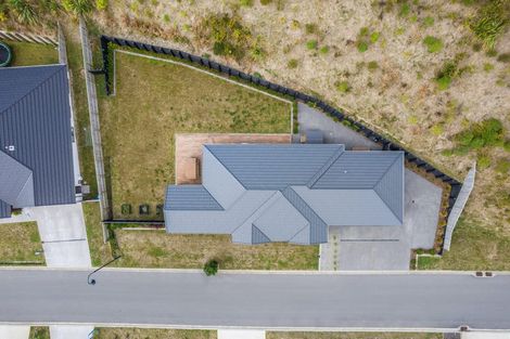 Photo of property in 20 Queen Charlotte Drive, Aotea, Porirua, 5024