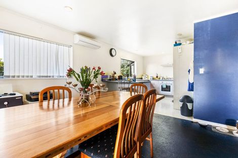 Photo of property in 72 Waiora Road, Stanmore Bay, Whangaparaoa, 0932