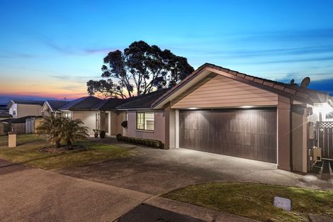 Photo of property in 94 Oakway Drive, Schnapper Rock, Auckland, 0632