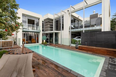 Photo of property in 169 Lake Crescent, Hamilton Lake, Hamilton, 3204