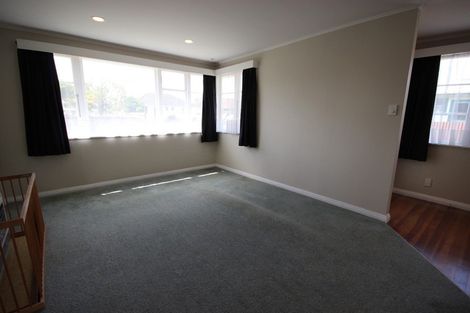 Photo of property in 2 Bristol Crescent, Roslyn, Palmerston North, 4414