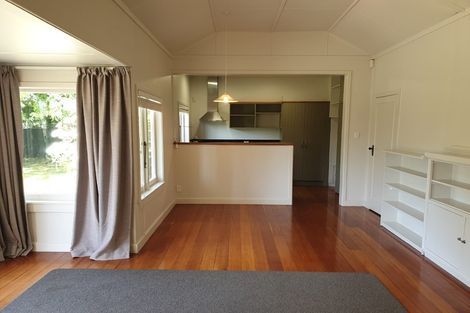 Photo of property in 96 Havelock Road, Havelock North, 4130