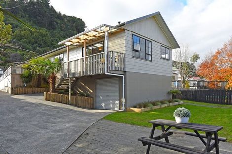 Photo of property in 2/84 Gillespies Road, Birchville, Upper Hutt, 5018