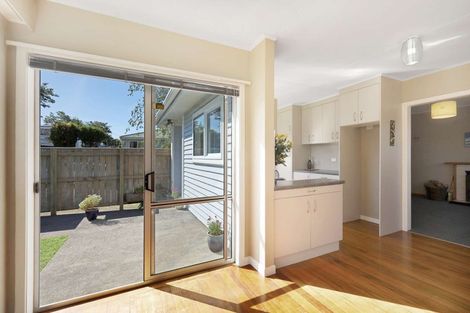 Photo of property in 9 Whakawhiti Street, Marfell, New Plymouth, 4310