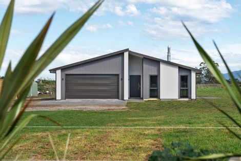 Photo of property in 3 Nicholson Road, Clareville, Carterton, 5791