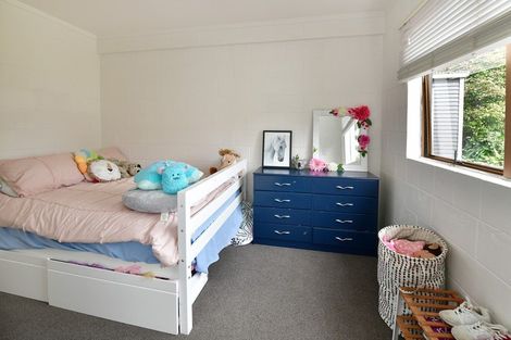 Photo of property in 6 Maori Hut Road, Red Beach, 0932