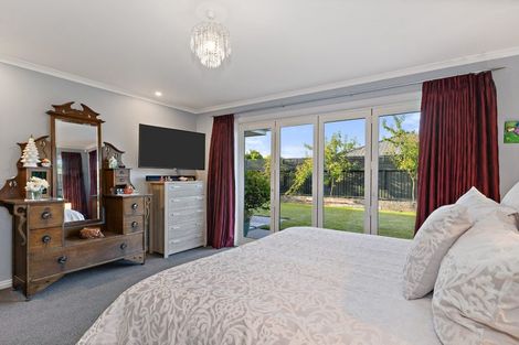 Photo of property in 7 Coolspring Way, Redwood, Christchurch, 8051