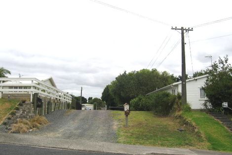 Photo of property in 30 Tiri Tiri Road, Birkdale, Auckland, 0626