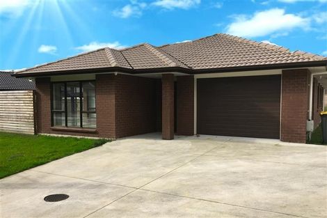 Photo of property in 35 Crabb Fields Lane, Riverhead, 0820