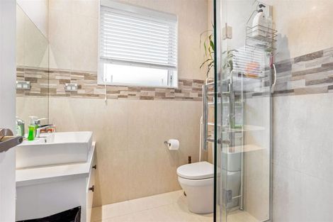 Photo of property in 18 Kahika Grove, Huapai, Kumeu, 0810