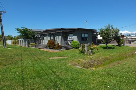 Photo of property in 35 Roore Street, Foxton Beach, Foxton, 4815