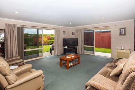 Photo of property in 12 Country Lane, Rangiora, 7400