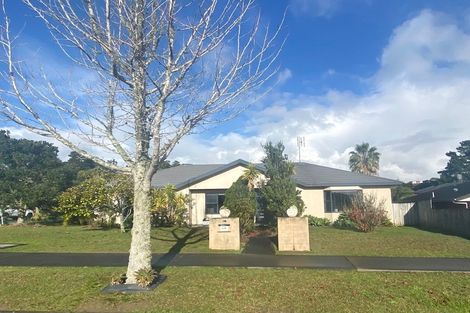 Photo of property in 44 Bluebird Crescent, Unsworth Heights, Auckland, 0632