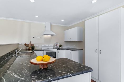 Photo of property in 370 Tararua Road, Levin, 5571